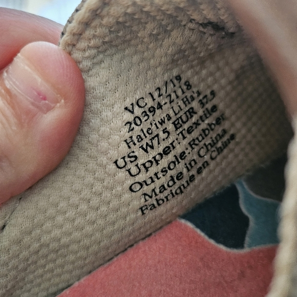 EUC Olukai Womens Hale'iwa Li Ha'a Women Size 7.5 Brown Grey Slipon - Picture 14 of 16